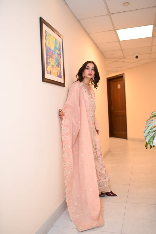 Mina Muse Khwaab