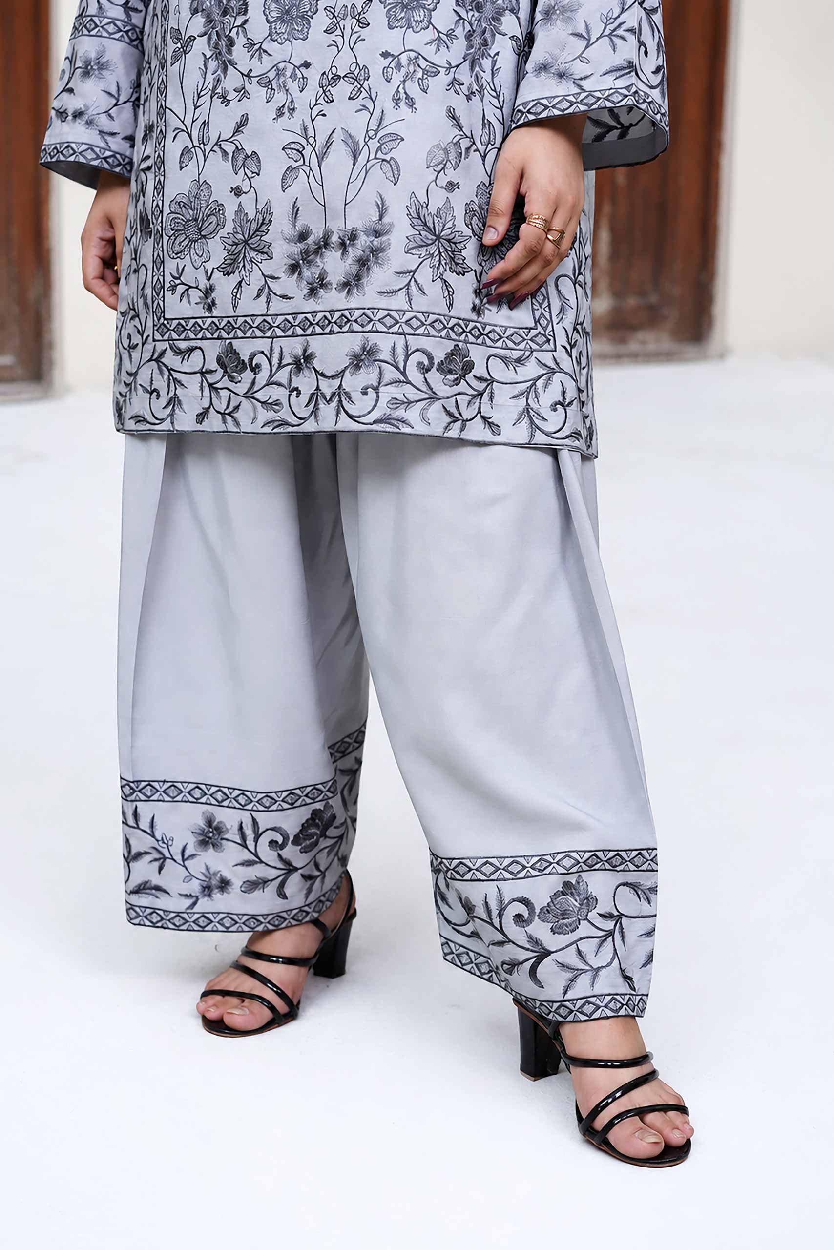 Mina Muse Nayab