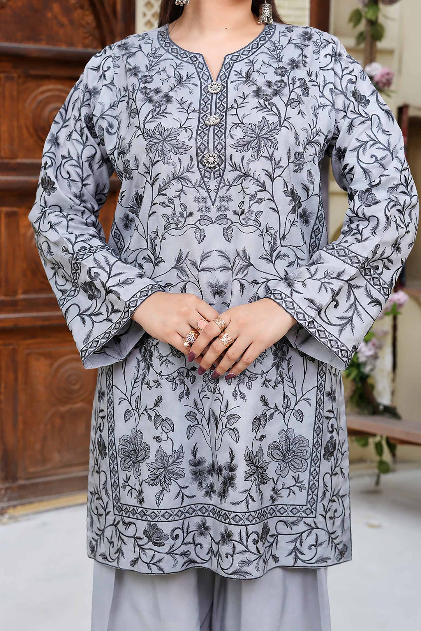 Mina Muse Nayab