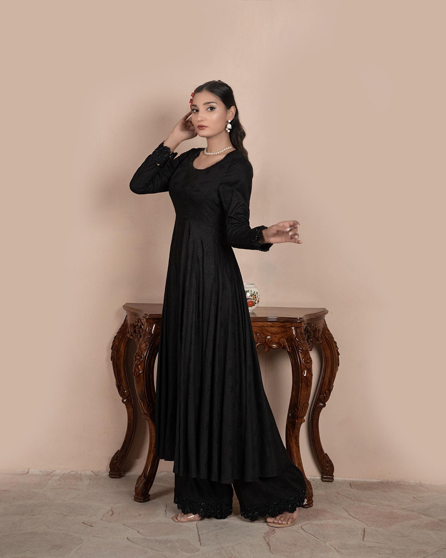 Mina Muse Noir Éclat