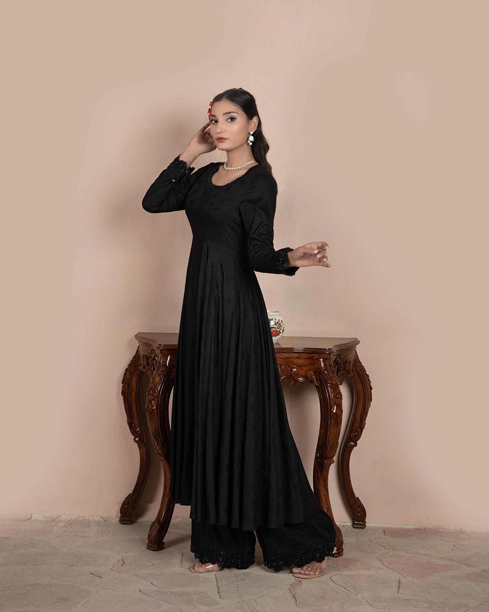 Mina Muse Noir Éclat