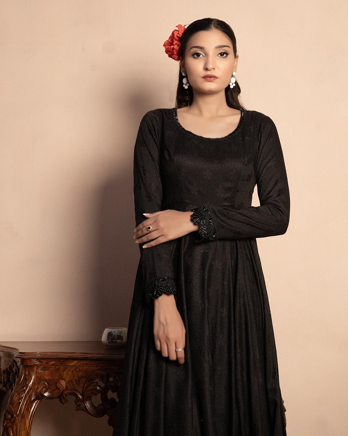 Mina Muse Noir Éclat